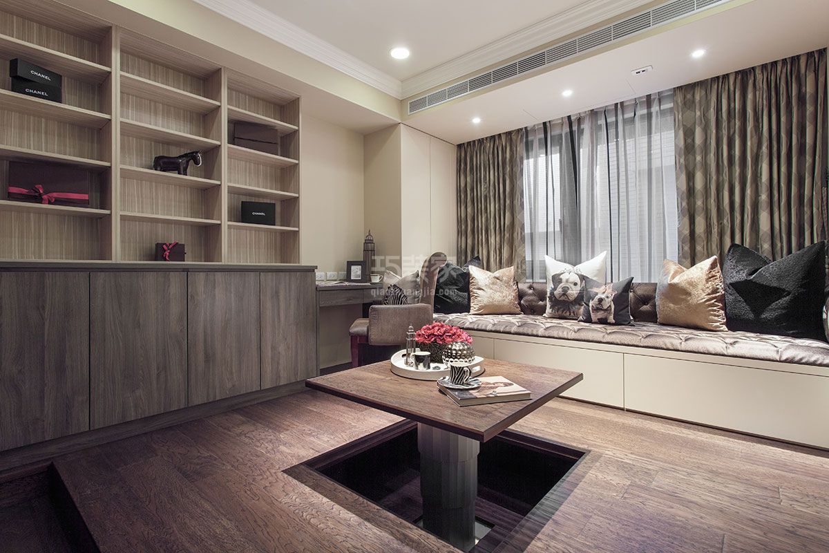 -凯旋门 134 现代