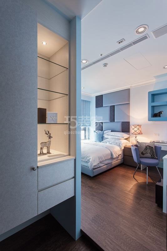 -凯旋门 134 现代